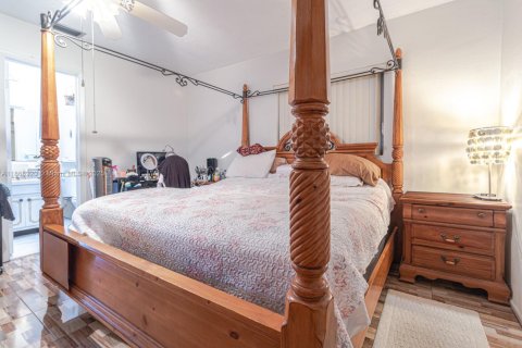 Villa ou maison à vendre à Lauderdale Lakes, Floride: 2 chambres, 127.46 m2 № 1923692 - photo 10