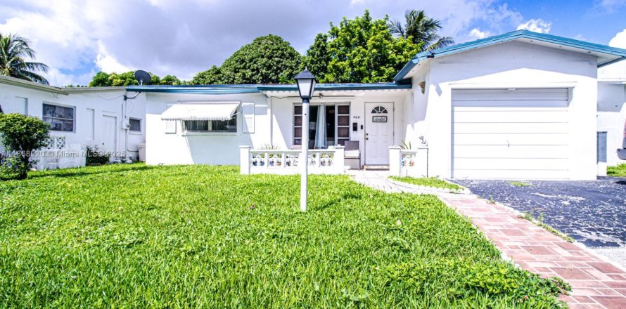 Villa ou maison à Lauderdale Lakes, Floride 2 chambres, 127.46 m2 № 1923692