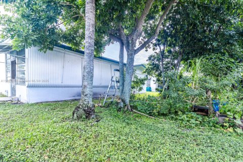 Villa ou maison à vendre à Lauderdale Lakes, Floride: 2 chambres, 127.46 m2 № 1923692 - photo 20