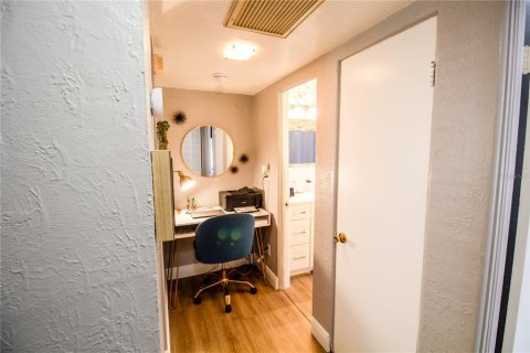 House in Saint Petersburg, Florida 3 bedrooms, 144.56 sq.m. № 1440885 - photo 16