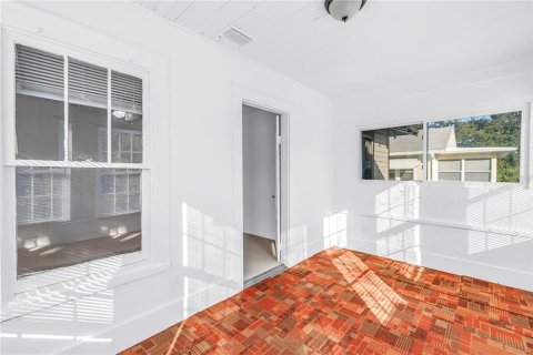 Commercial property in Saint Petersburg, Florida 5 bedrooms, 184.69 sq.m. № 2167273 - photo 23