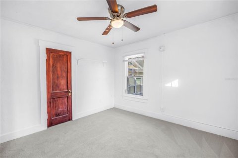 Commercial property in Saint Petersburg, Florida 5 bedrooms, 184.69 sq.m. № 2167273 - photo 20