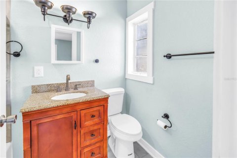 Commercial property in Saint Petersburg, Florida 5 bedrooms, 184.69 sq.m. № 2167273 - photo 15