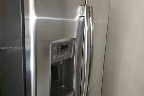 Touwnhouse à louer à Miami, Floride: 1 chambre, 214.79 m2 № 2154709 - photo 6