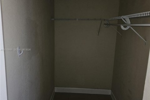 Touwnhouse à louer à Miami, Floride: 1 chambre, 214.79 m2 № 2154709 - photo 10