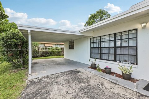 Casa en venta en Pompano Beach, Florida, 3 dormitorios, 112.88 m2 № 1954028 - foto 10