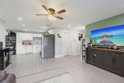 Casa en venta en Pompano Beach, Florida, 3 dormitorios, 112.88 m2 № 1954028 - foto 14