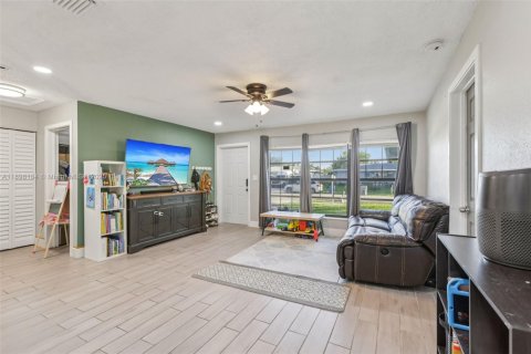 Casa en venta en Pompano Beach, Florida, 3 dormitorios, 112.88 m2 № 1954028 - foto 15