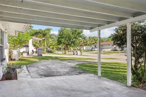 Casa en venta en Pompano Beach, Florida, 3 dormitorios, 112.88 m2 № 1954028 - foto 8