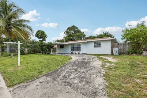Casa en venta en Pompano Beach, Florida, 3 dormitorios, 112.88 m2 № 1954028 - foto 1