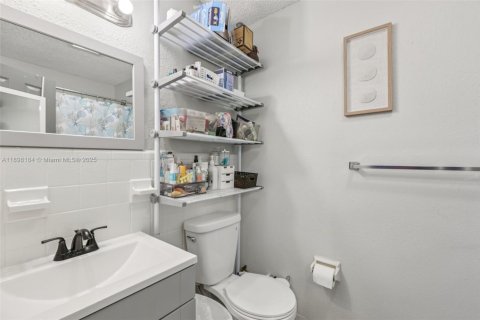 Casa en venta en Pompano Beach, Florida, 3 dormitorios, 112.88 m2 № 1954028 - foto 19