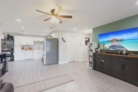 Casa en venta en Pompano Beach, Florida, 3 dormitorios, 112.88 m2 № 1954028 - foto 13