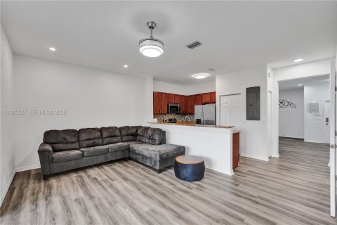 Купить виллу или дом в Мирамар, Флорида 3 спальни, 153.85м2, № 1976908 - фото 5