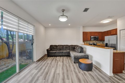 Купить виллу или дом в Мирамар, Флорида 3 спальни, 153.85м2, № 1976908 - фото 6