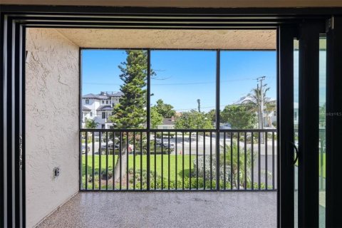 Condo in Sarasota, Florida, 2 bedrooms № 2200451 - photo 21