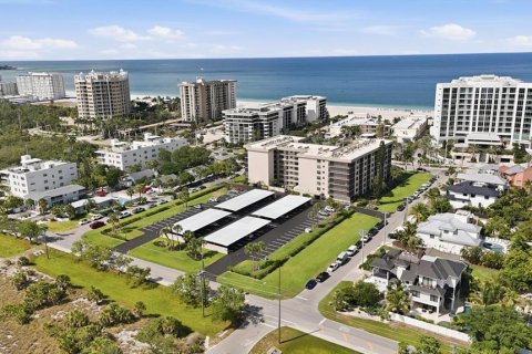 Condo in Sarasota, Florida, 2 bedrooms № 2200451 - photo 18