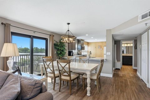 Condo in Sarasota, Florida, 2 bedrooms № 2200451 - photo 8