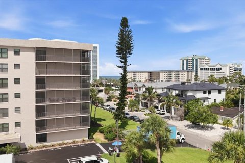 Condo in Sarasota, Florida, 2 bedrooms № 2200451 - photo 6