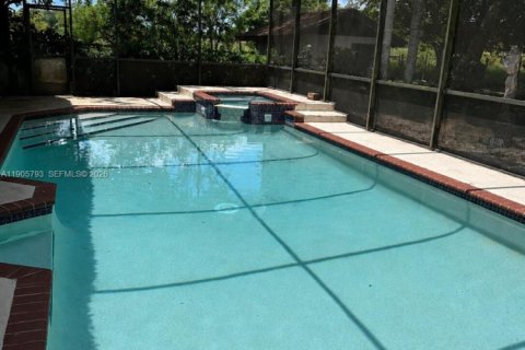 House in Miami, Florida 4 bedrooms, 285.3 sq.m. № 2089109 - photo 8