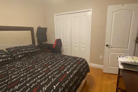 Touwnhouse à louer à Miami, Floride: 3 chambres, 146.69 m2 № 2386876 - photo 6