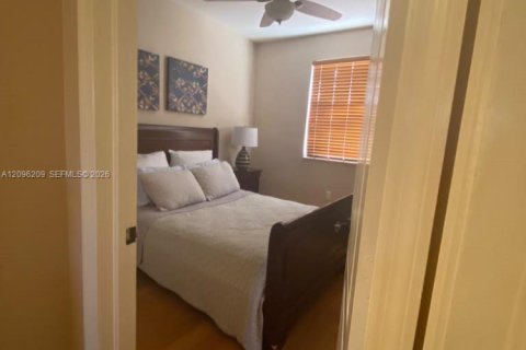 Touwnhouse à louer à Miami, Floride: 3 chambres, 146.69 m2 № 2386876 - photo 7