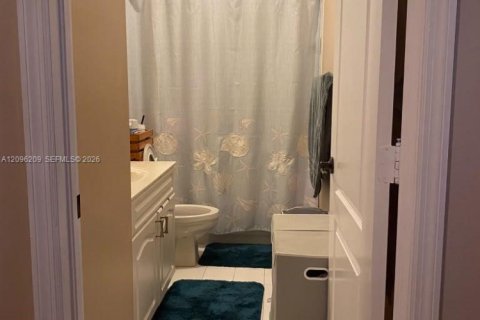 Touwnhouse à louer à Miami, Floride: 3 chambres, 146.69 m2 № 2386876 - photo 10
