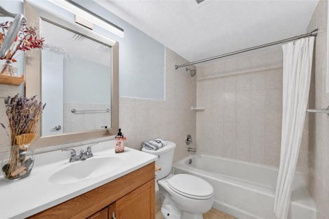 Condo in Winter Park, Florida, 1 bedroom  № 2396175 - photo 13