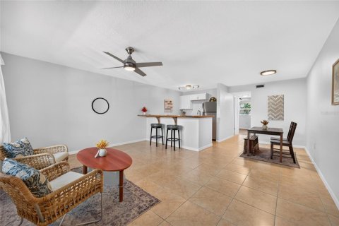 Condo in Winter Park, Florida, 1 bedroom  № 2396175 - photo 5