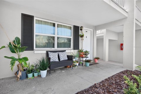 Condo in Winter Park, Florida, 1 bedroom  № 2396175 - photo 17