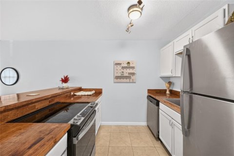Condo in Winter Park, Florida, 1 bedroom  № 2396175 - photo 9