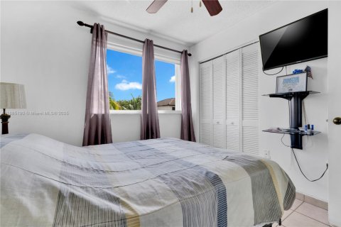Condo in Miami, Florida, 3 bedrooms  № 1942177 - photo 6