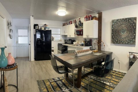 Снять в аренду кондоминиум в Майами-Бич, Флорида 2 спальни, 76.18м2, № 1952255 - фото 6