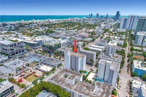 Снять в аренду кондоминиум в Майами-Бич, Флорида 2 спальни, 76.18м2, № 1952255 - фото 13