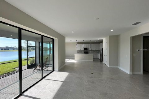 Casa en alquiler en North Port, Florida, 5 dormitorios, 339.28 m2 № 1648593 - foto 27