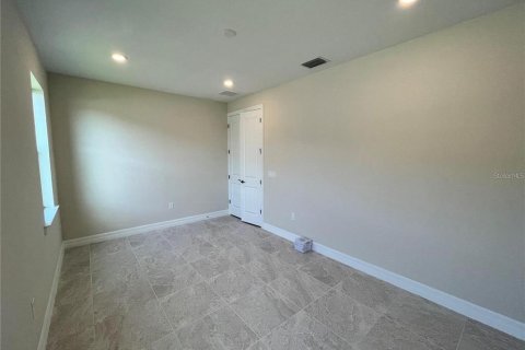 House in North Port, Florida 5 bedrooms, 339.28 sq.m. № 1648593 - photo 29