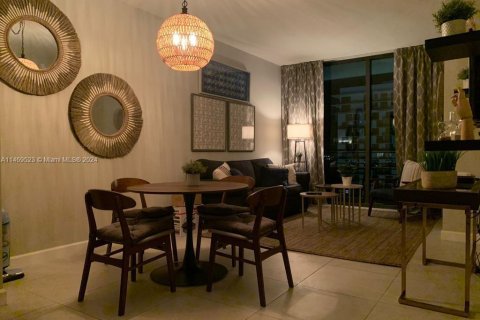 Condominio en alquiler en Doral, Florida, 1 dormitorio, 60.39 m2 № 1962534 - foto 3