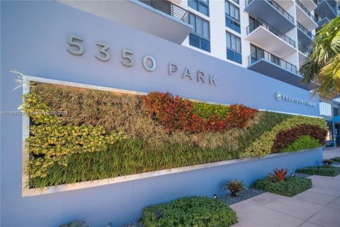 Condominio en alquiler en Doral, Florida, 1 dormitorio, 60.39 m2 № 1962534 - foto 2