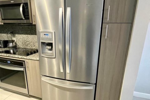 Condominio en alquiler en Doral, Florida, 1 dormitorio, 60.39 m2 № 1962534 - foto 6