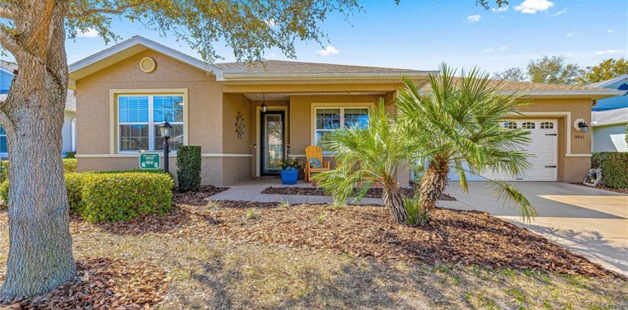 House in Ocala, Florida 2 bedrooms, 183.2 sq.m. № 1527773