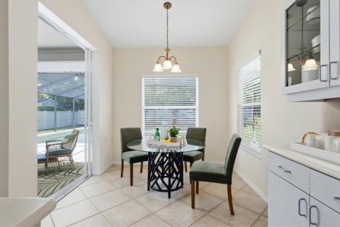 House in Sarasota, Florida 4 bedrooms, 186.08 sq.m. № 2129175 - photo 10