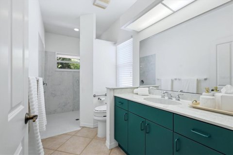 House in Sarasota, Florida 4 bedrooms, 186.08 sq.m. № 2129175 - photo 17