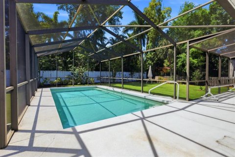 House in Sarasota, Florida 4 bedrooms, 186.08 sq.m. № 2129175 - photo 24