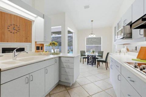 House in Sarasota, Florida 4 bedrooms, 186.08 sq.m. № 2129175 - photo 13