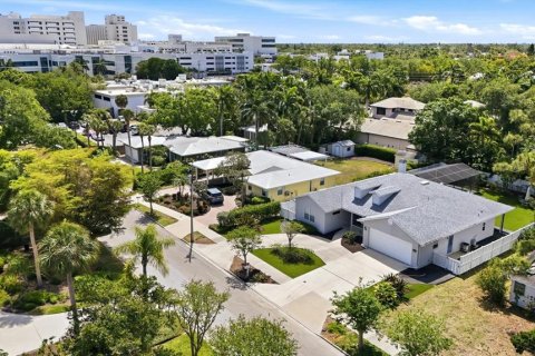 House in Sarasota, Florida 4 bedrooms, 186.08 sq.m. № 2129175 - photo 3