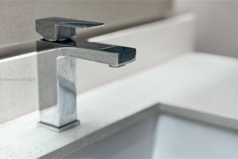 Adosado en venta en Miami, Florida, 3 dormitorios, 127.83 m2 № 1481606 - foto 19