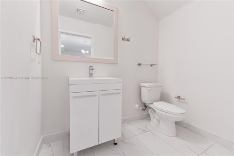 Adosado en venta en Miami, Florida, 3 dormitorios, 127.83 m2 № 1481606 - foto 13