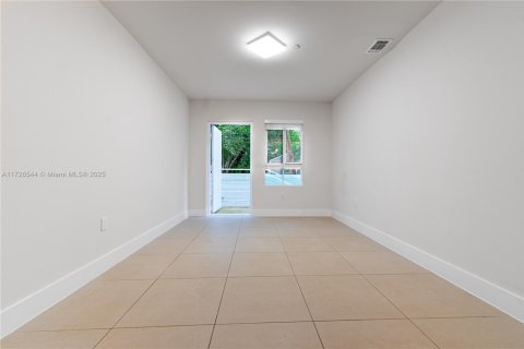Adosado en venta en Miami, Florida, 3 dormitorios, 127.83 m2 № 1481606 - foto 14