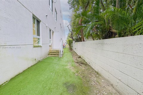 Adosado en venta en Miami, Florida, 3 dormitorios, 127.83 m2 № 1481606 - foto 27