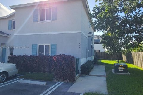 Townhouse in Florida City, Florida 4 bedrooms, 160.72 sq.m. № 1954070 - photo 3