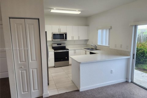 Touwnhouse à louer à Florida City, Floride: 4 chambres, 160.72 m2 № 1954070 - photo 13